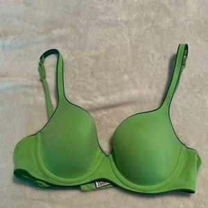 Victoria’s Secret Body by Victoria Bra-34c